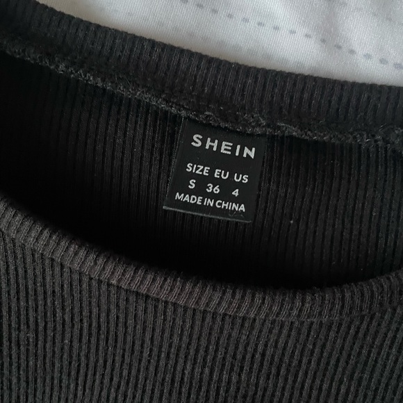 black long sleeve - Picture 2 of 2